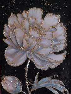 Пион на черном