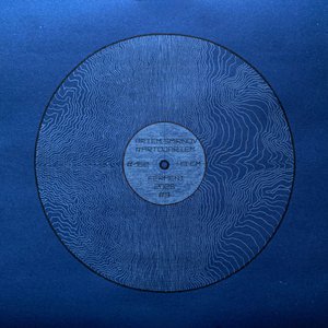 Возбуждение Белый узор из звуковых волн на синей бумаге