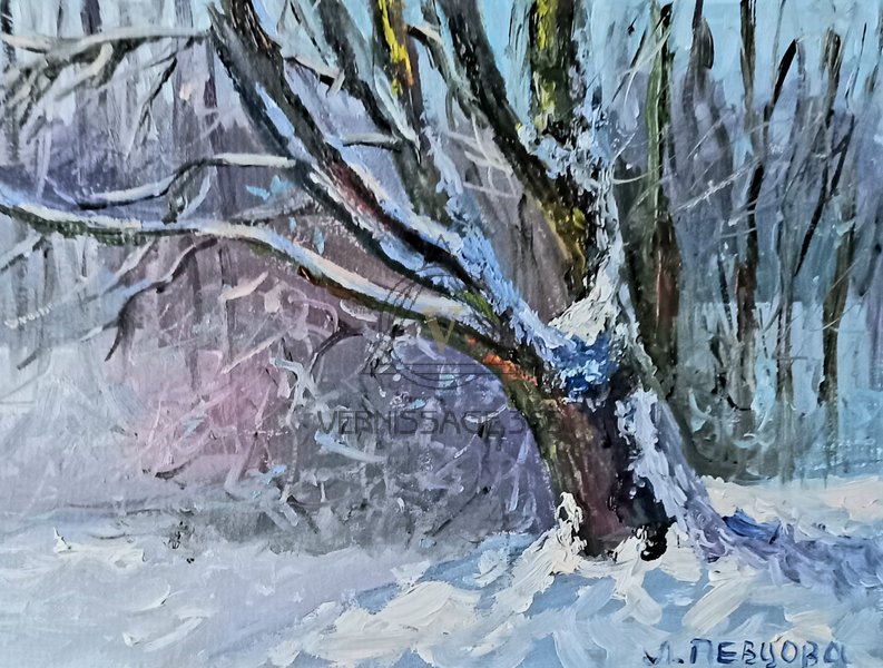 Дерево в лесу