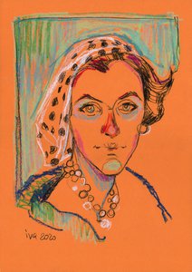 Молодая женщина на оранжево-жёлтом