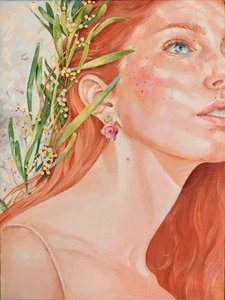 Девушка, в лучах солнца, с цветами и травой в волосах