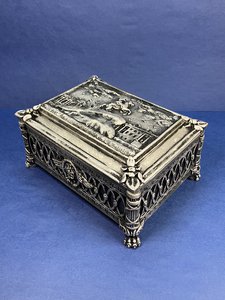 Авторская шкатулка "Медный всадник" с декоративным покрытием "чернёное серебро"