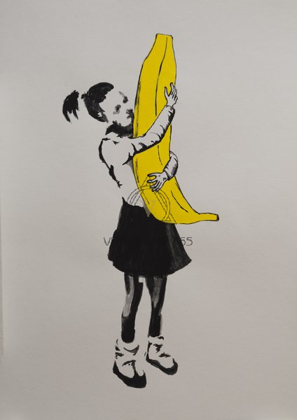 Девочка обнимающая банан