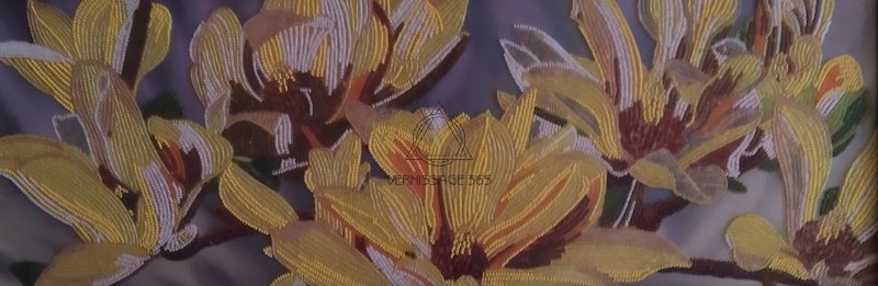 Желтая магнолия