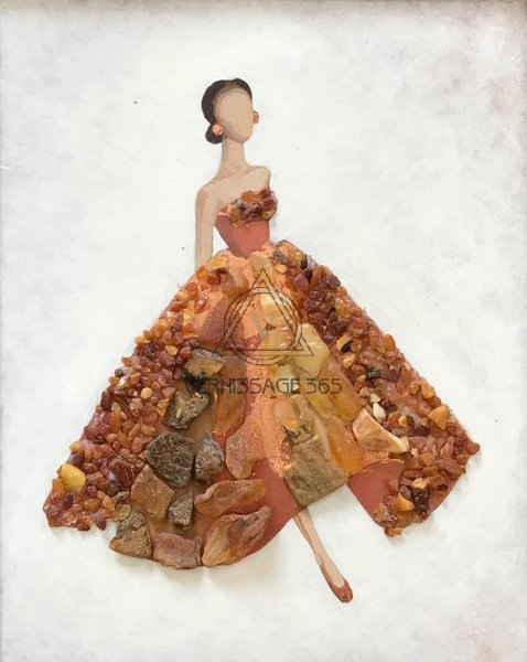 Янтарная девушка