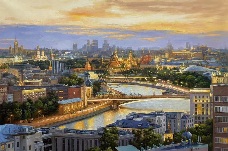 Москва. Сияет Кремль вдали