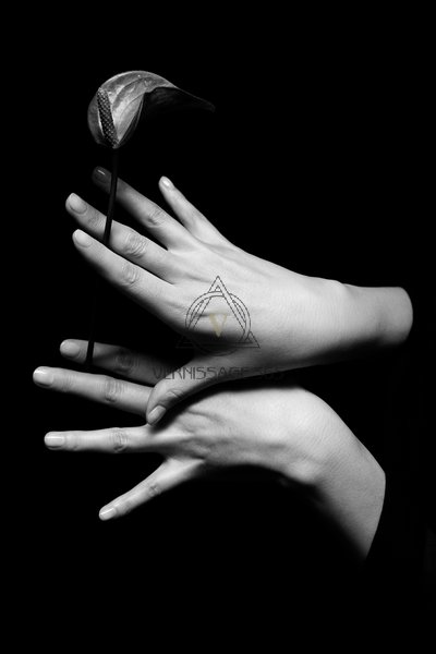 Живой лепесток