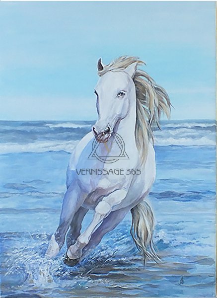 Белая лошадь по кличке  Счастье